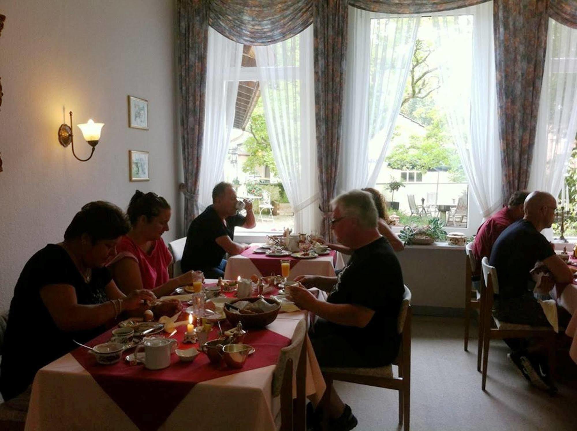 Hotel Seeufer Plön Buitenkant foto
